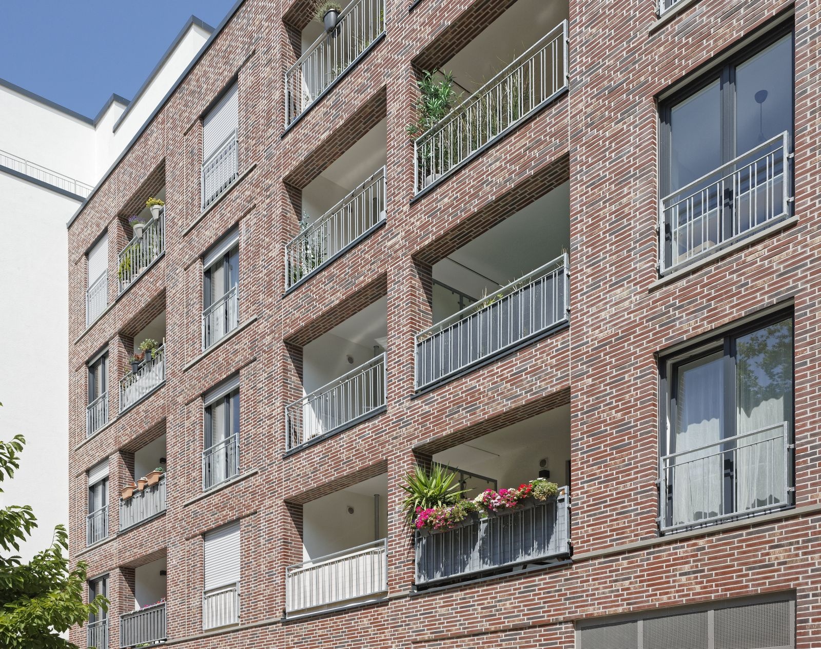 Feldhaus Klinker Referenzbau mit Klinker Riemchen Deutschland, Düsseldorf R746LDF R770LDF