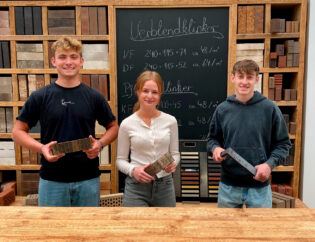 Photo with the trainees at the start of training in 2025