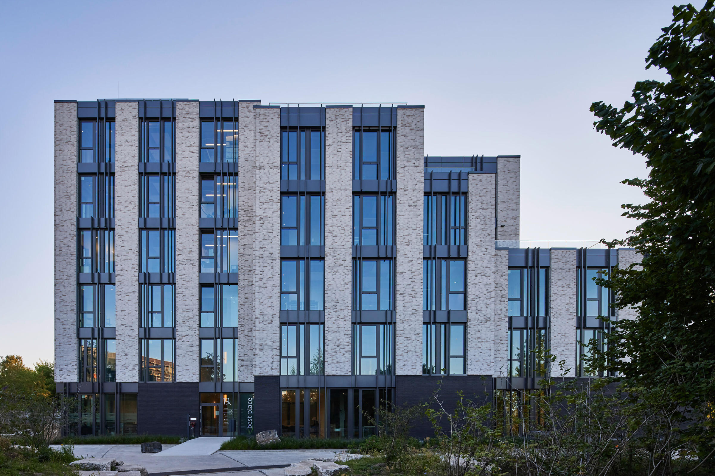 Referenzbau mit Feldhaus Verblendklinker