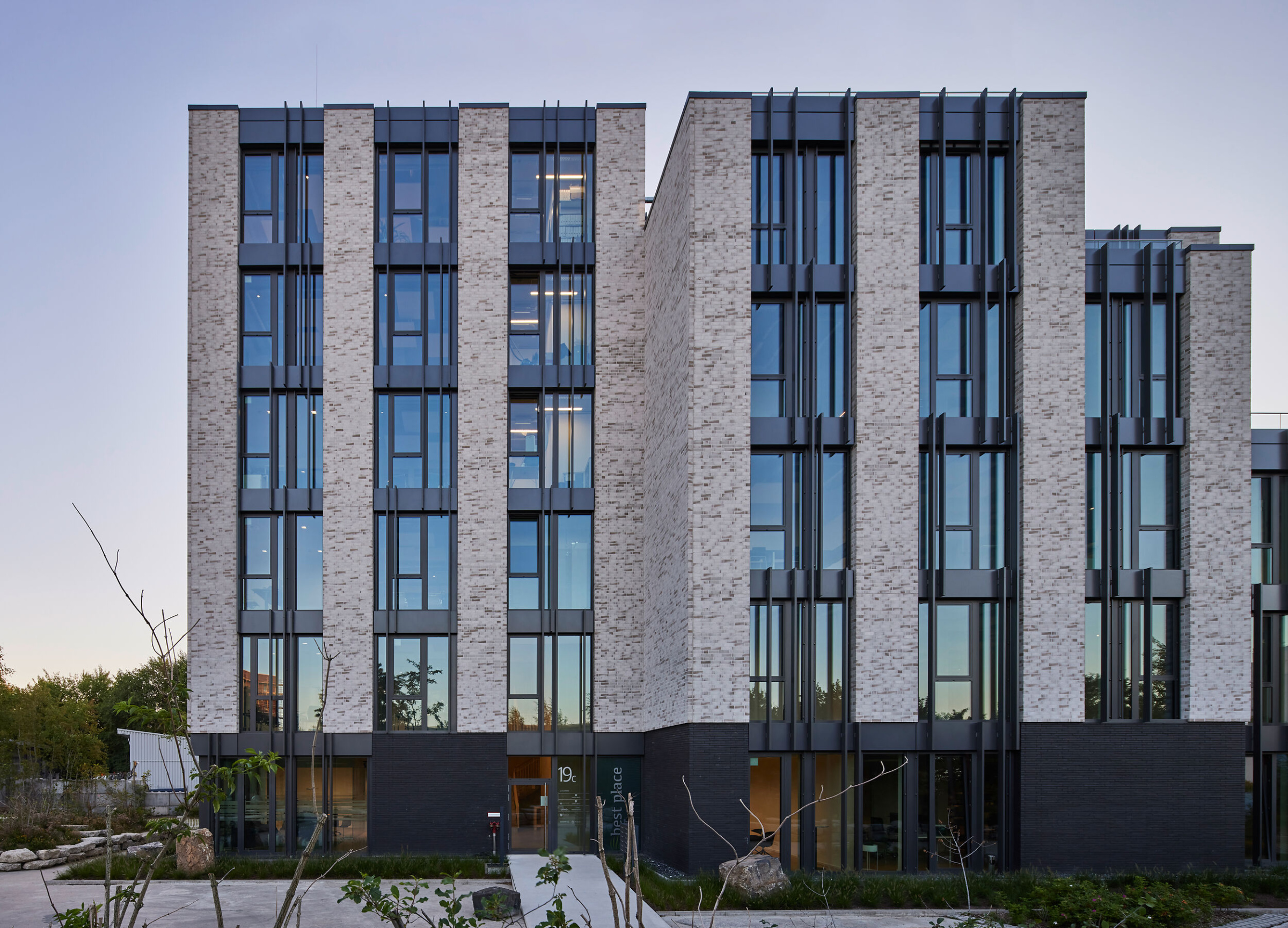 Referenzbau mit Feldhaus Verblendklinker
