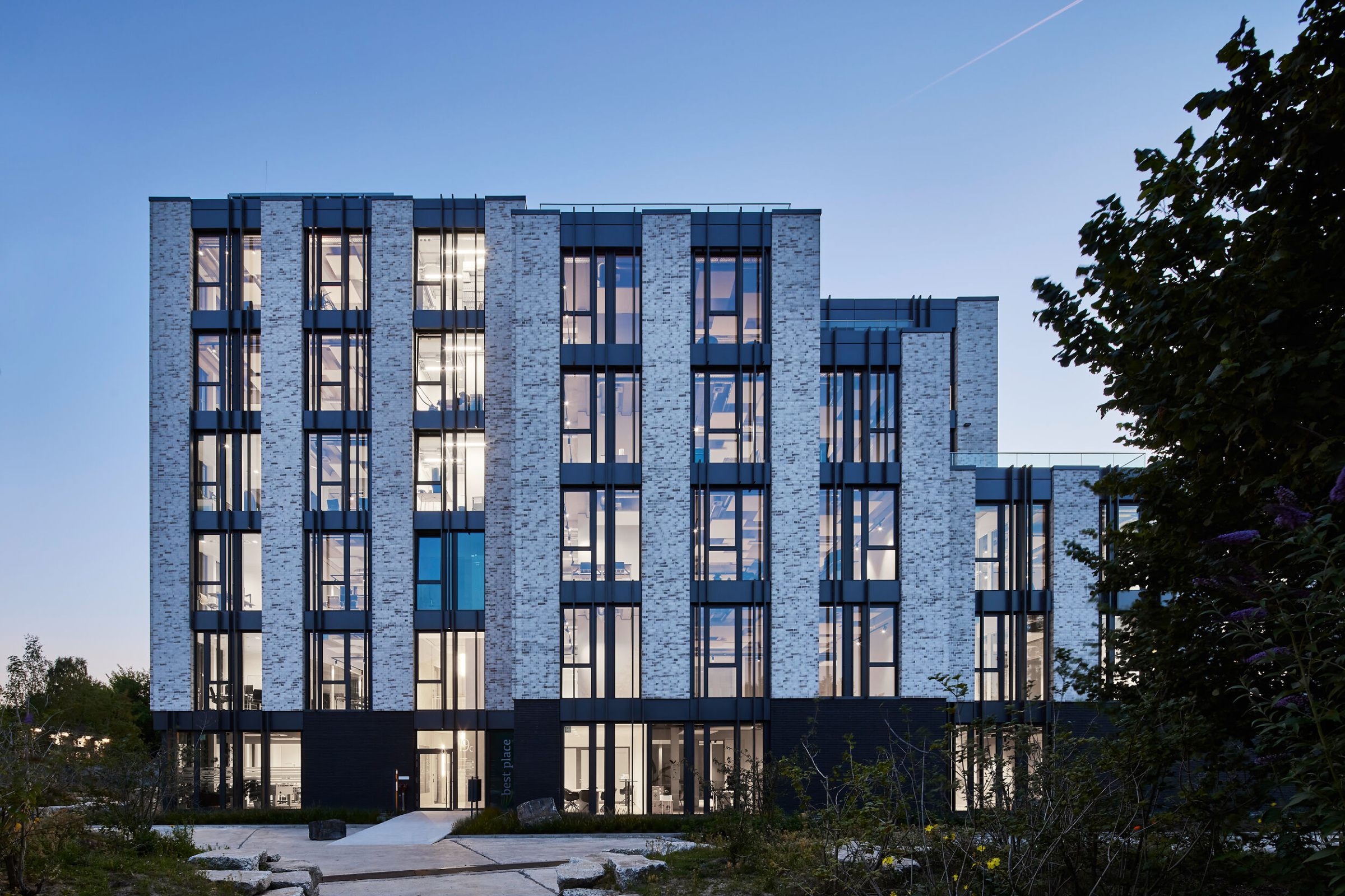 Referenzbau mit Feldhaus Verblendklinker