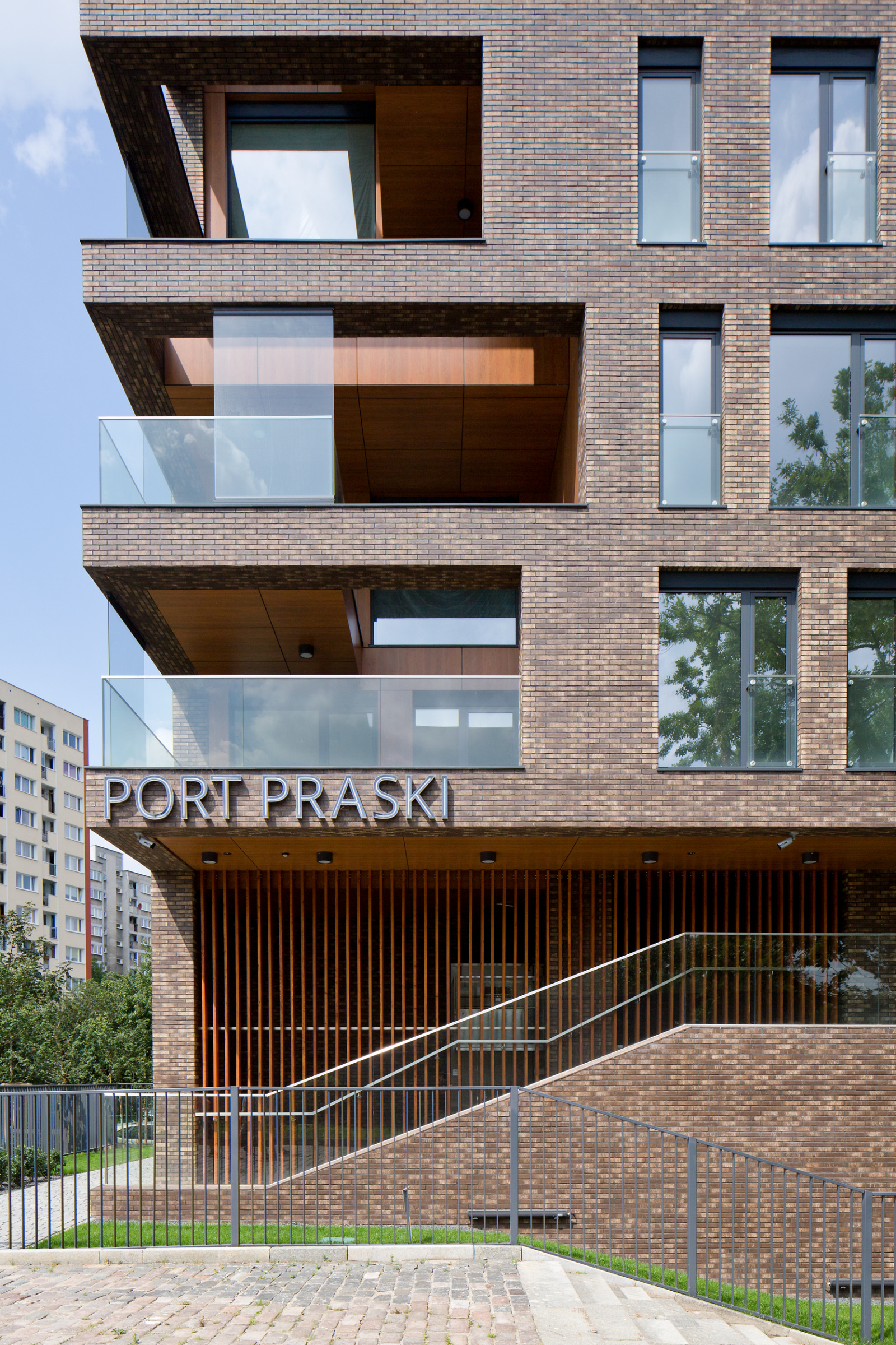 Feldhaus, Referenzbau mit Klinker Riemchen in Warschau, Polen